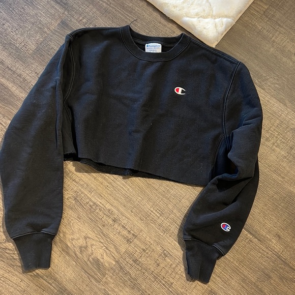 Champion Sweaters - Cropped Champion sweatshirt